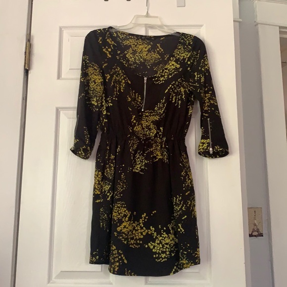 Zara Dresses & Skirts - Zara size small cocktail dress